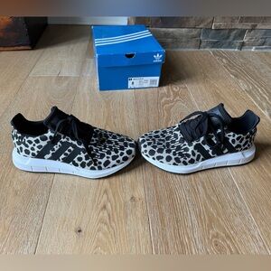Adidas Swift Run Leopard print (Women 8)